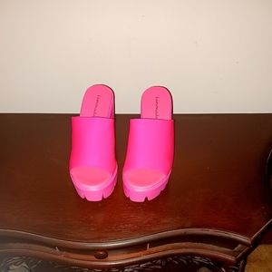 Hot pink lugg sandals